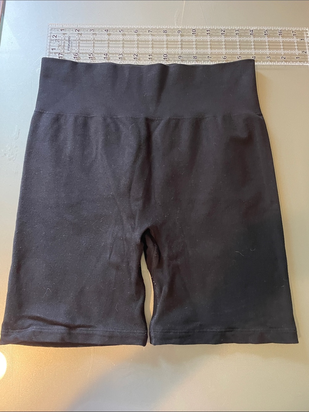 Kindred Bravely Maternity and Postpartum Bike shorts | M
